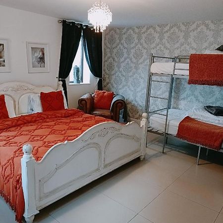 The White Dove Bed And Breakfast With Glamping Newark Showground エクステリア 写真