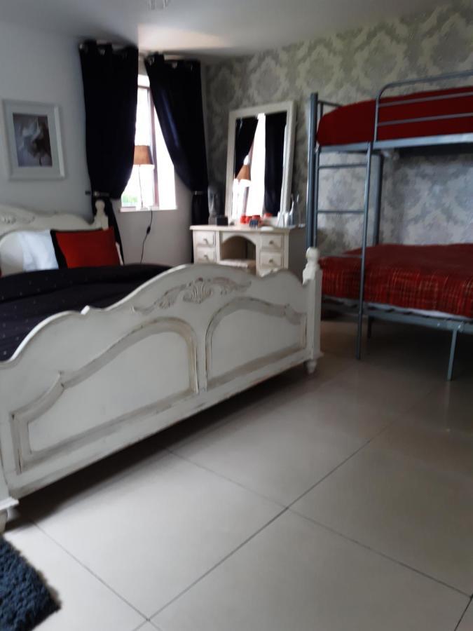 The White Dove Bed And Breakfast With Glamping Newark Showground エクステリア 写真