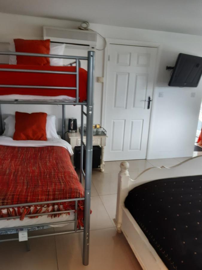 The White Dove Bed And Breakfast With Glamping Newark Showground エクステリア 写真