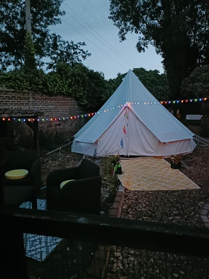 The White Dove Bed And Breakfast With Glamping Newark Showground エクステリア 写真